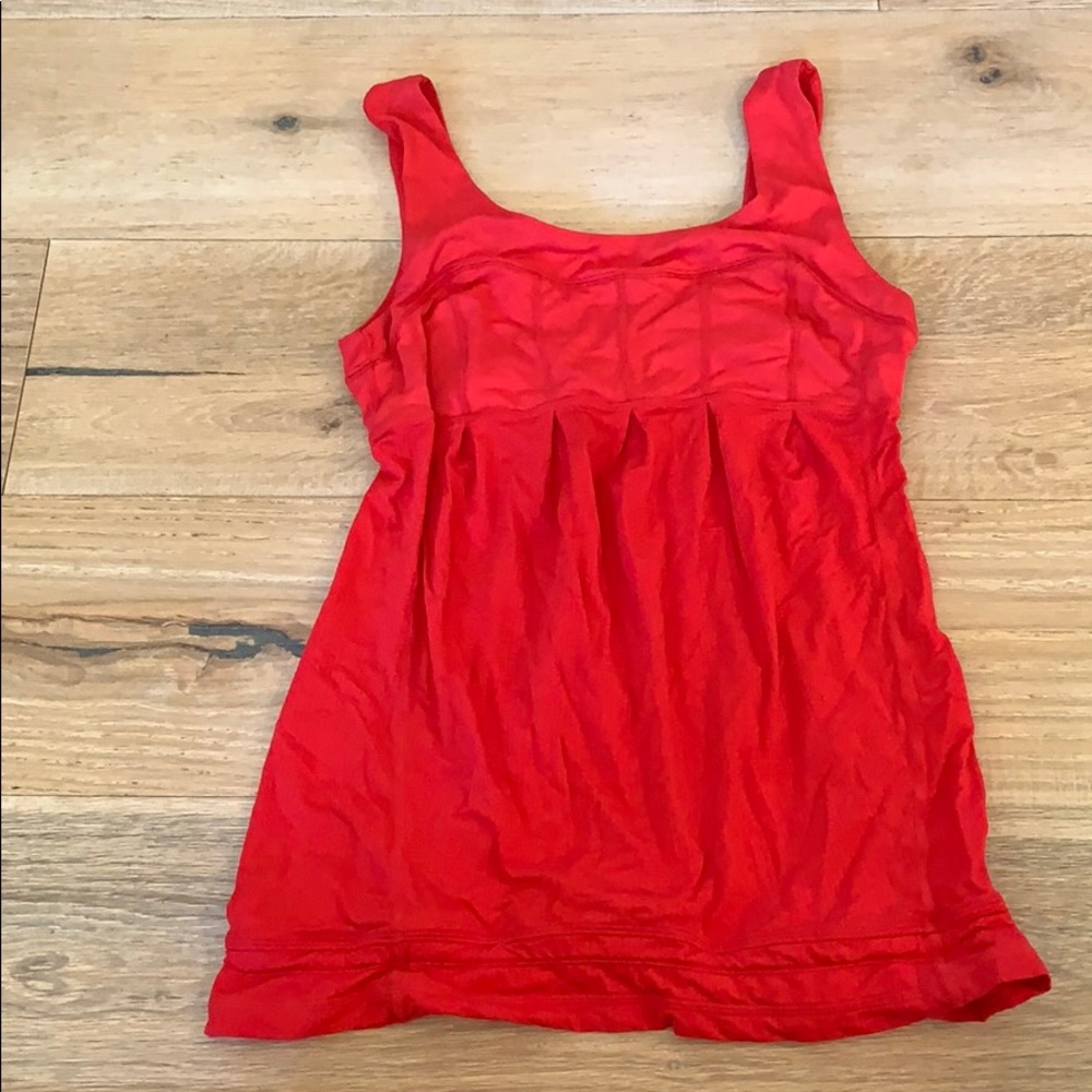 Red lulu tank